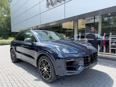 Porsche Cayenne E-Hybrid PHEV Black Edition