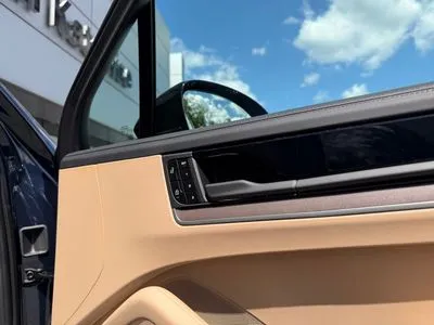 Porsche Cayenne E-Hybrid PHEV Black Edition