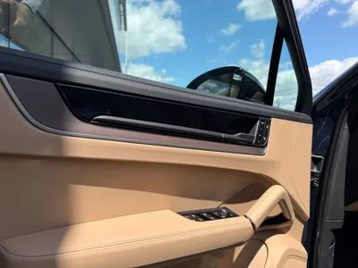 Porsche Cayenne E-Hybrid PHEV Black Edition
