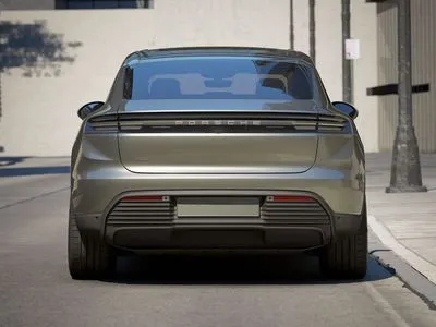 Porsche Macan 100kWh
