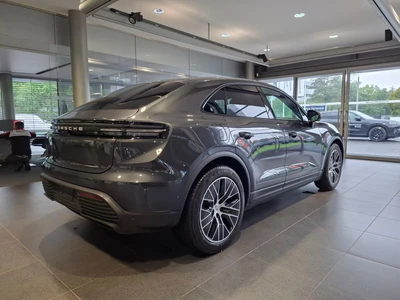 Porsche Macan 4 100kWh