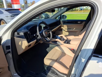 Porsche Cayenne E-Hybrid PHEV Black Edition