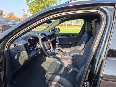 Porsche Cayenne Black Edition