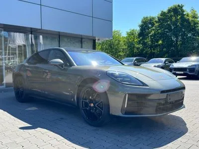 Porsche Panamera 4