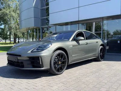 Porsche Panamera 4