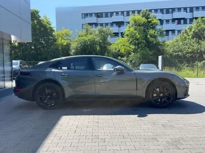 Porsche Panamera 4