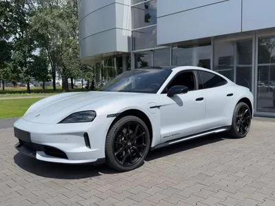 Porsche Taycan 105kWh 4 Black Edition