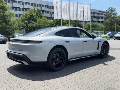 Porsche Taycan 105kWh 4 Black Edition