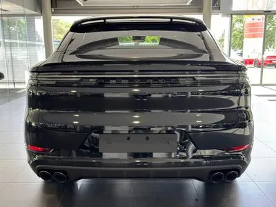 Porsche Cayenne Black Edition