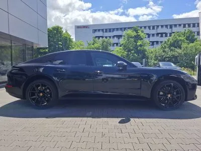 Porsche Panamera 4