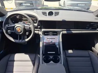 Porsche Panamera 4 E-Hybrid
