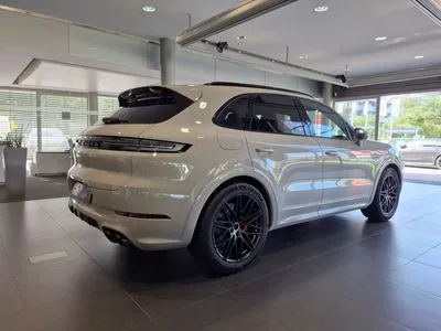 Porsche Cayenne S E-Hybrid PHEV Black Edition