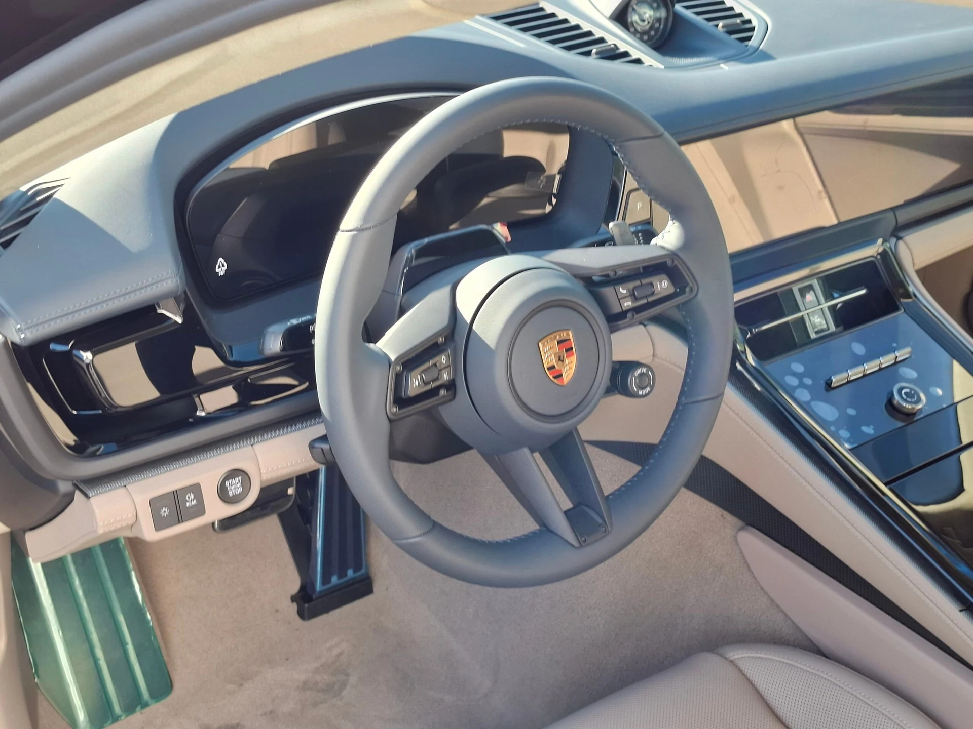 Porsche Panamera 4 E-Hybrid PHEV Executive — zdjęcie 5