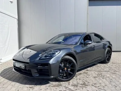 Porsche Panamera 4