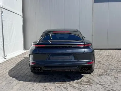 Porsche Panamera 4