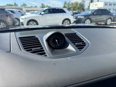 Porsche Panamera 4