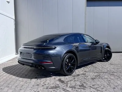 Porsche Panamera 4