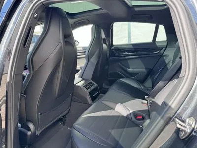 Porsche Panamera 4