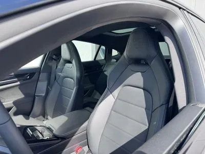 Porsche Panamera 4