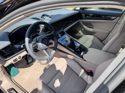 Porsche Panamera 4 E-Hybrid