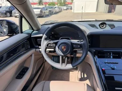 Porsche Panamera 4 E-Hybrid