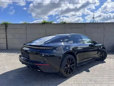 Porsche Panamera 4 E-Hybrid