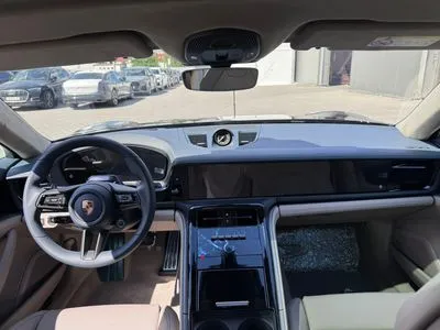 Porsche Panamera 4 E-Hybrid