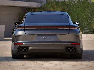 Porsche Panamera 4