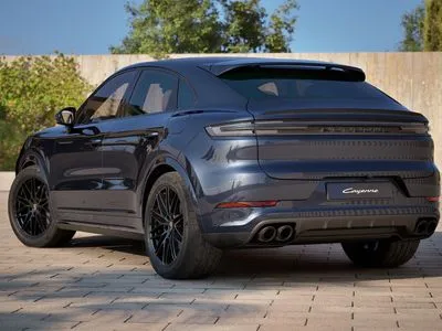 Porsche Cayenne E-Hybrid PHEV Black Edition