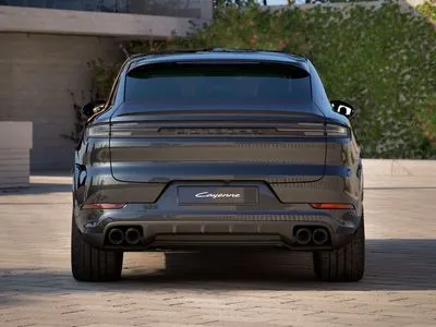 Porsche Cayenne E-Hybrid PHEV Black Edition
