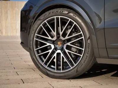Porsche Cayenne E-Hybrid PHEV Black Edition
