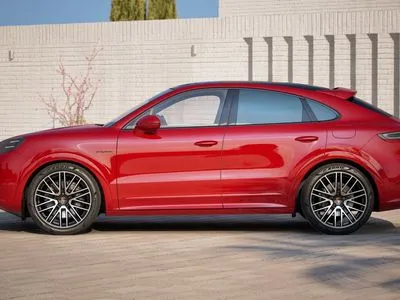 Porsche Cayenne E-Hybrid PHEV Black Edition