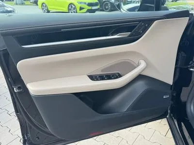 Porsche Macan 4 100kWh