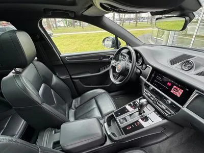 Porsche Macan Standard