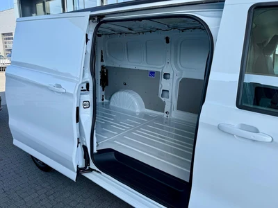 Volkswagen T7 Furgon