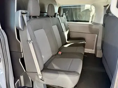 Volkswagen T7 Furgon PLUS