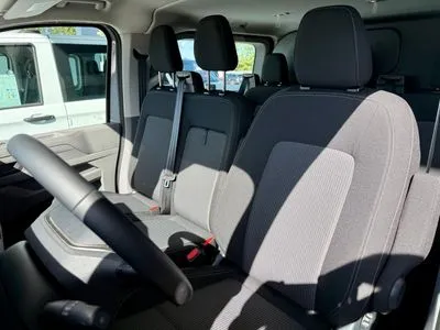 Volkswagen T7 Furgon PLUS