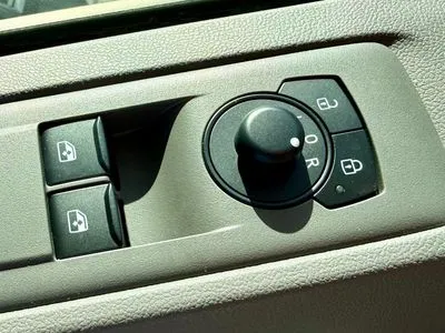 Volkswagen T7 Furgon PLUS