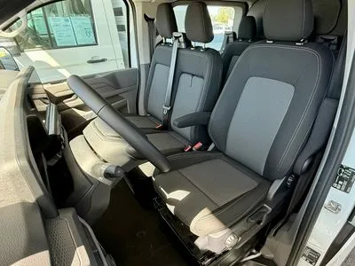 Volkswagen T7 Furgon PLUS