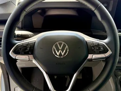 Volkswagen T7 Furgon PLUS