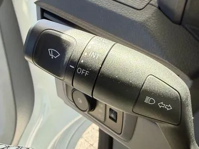 Volkswagen T7 Furgon PLUS