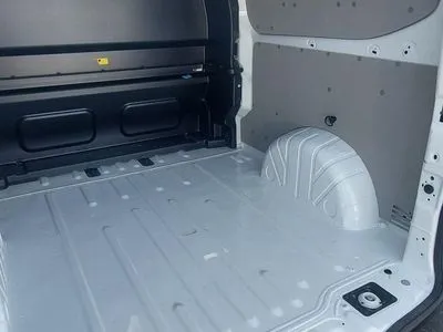 Volkswagen T7 Furgon PLUS
