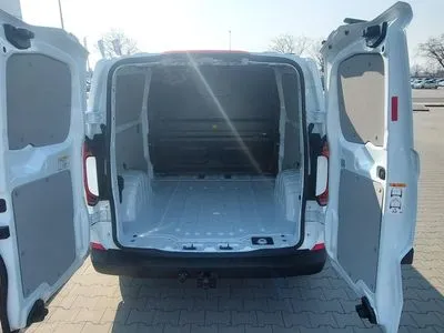 Volkswagen T7 Furgon PLUS