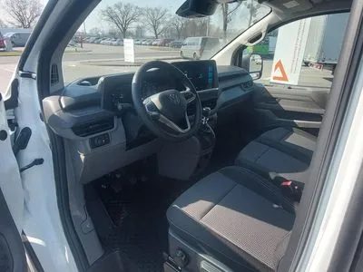 Volkswagen T7 Furgon PLUS