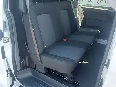 Volkswagen T7 Furgon PLUS